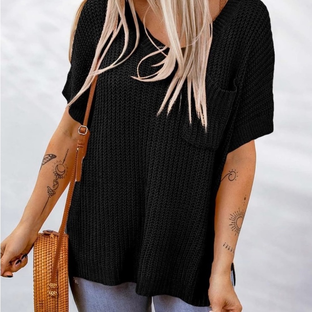 NWT Bibi Black Knit Women's Top. Size Medium